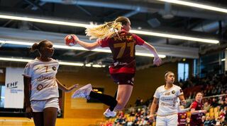 Flames-Rechtsaußen Jule Polsz erzielte im Europacup-Spiel gegen Paris 92 zwei Tore.