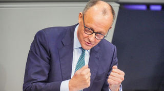 Friedrich Merz, Unions-Kanzlerkandidat und CDU-Bundesvorsitzender, im Bundestag bei der Generaldebatte zur "Situation in Deutschland".