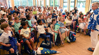 Einschulungsfeier im vergangenen Jahr an der Lorscher Wingertsbergschule. Die Schülerzahlen im Kreis Bergstraße sollen in den drei kommenden Jahren noch steigen.