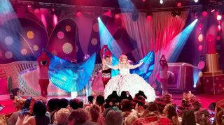 Michaela Hartnagel-Keil während der Aufzeichnung der „Hessischen Weiberfastnacht“ im Frankfurter Sendesaal des HR-Fernsehens.