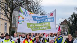 Über 200 Verdi-Mitglieder protestieren in Heppenheim
