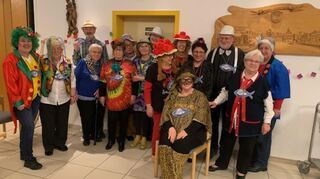 Die Aktiven des Katholischen Deutschen Frauenbunds Zweigverein Einhausen hatten sich für ihr traditionelles Heringsessen kunstvoll verkleidet.