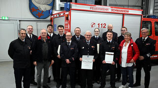 Im Rahmen der Jahreshauptversammlung der Freiwilligen Feuerwehr Schwanheim fanden auch einige Ehrungen und Beförderungen statt.