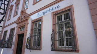 An zwei Tagen pro Woche ist das Bürgerbüro ab 8 Uhr morgens geöffnet - zu wenig, finden die Abgeordneten der Stadtverordnetenversammlung. Auch die offene Sprechstunde sollte ihrer Auffassung nach ausgeweitet werden.