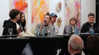 Die neue Auwahl-Jury der Woche junger Schauspielerinnen und Schauspieler hat im Foyer des Parktheaters das Programm des diesjährigen Bensheimer Theaterfestivals vorgestellt.