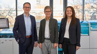 Daniel Steiners, Vorstand der Roche Pharma AG, Claudia Fleischer, Geschäftsführerin der Roche Diagnostics GmbH und Daniela Kahlert, Geschäftsführerin der Roche Diagnostics Deutschland GmbH, präsentieren gemeinsam die Jahresergebnisse 2024 für Roche in Deutschland.