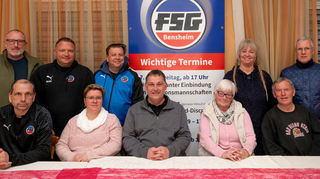 bbe, FSG Bensheim, Jahreshauptversammlung, sitzend (von links): Ingo Quentin, Tanja Rettig, Vorsitzender Uwe Danzberger, Ursula Fuchs, Wolfgang Schmidt, sowie stehend (von links): Michael Müller, Holger Rettig, Bernd Klossek, Karin Jäger, Jörg Schwindt, ,, Bild: Thomas Neu