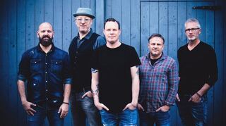 Die Band Brothers In Arms gastiert am Freitag im Musiktheater Rex in Bensheim.