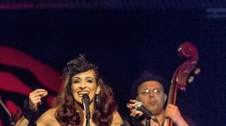 <p>Die Band Tape Five mit Sängerin Gilda Rebello swingte am Freitag im Bensheimer Musiktheater Rex.</p>