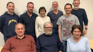 Das Vorstandsteam des Leichtathletikkreises Bergstraße: (stehend v.l.) Fabian Köhlert, Tobias Schlögel, Anja Hartmann, Roland Münchenbach, Michael Borger und Frank Köhlert; (sitzend v.l.) Peter Purdack, Günther Philippi, Ulrike Becker. Es fehlen Caren und Marion Münchenbach sowie Kerstin Sonnabend.
