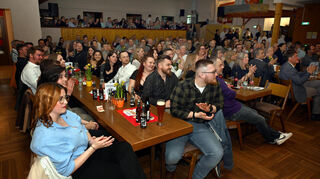 Das Publikum im Adlersaal amüsierte sich prächtig bei der Aufführung der Theatergruppe der Freiwilligen Feuerwehr Zwingenberg.
