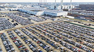 Das Volkswagen-Stammwerk in Wolfsburg: Auf Autobauer wie VW kommen schwere Zeiten zu. pA/dpa