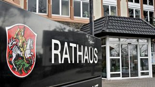 <p>Wer wird künftig die Position der Ersten Stadträtin oder des Ersten Stadtratens in Bensheim haben?<br></p>