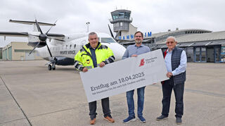 Freuen sich, dass es weiter Linienflüge am City Airport Mannheim gibt: Flugplatz-Chef Dirk Eggert (l.), Airline-Geschäftsführer Axel Reißmann (M.) und Gesellschafter Klaus Peters.