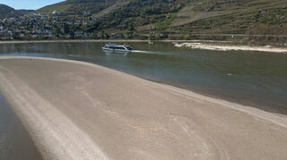 Besonders das Niedrigwasser am Mittelrhein kann für die gesamte Schifffahrt zum Problem werden.
