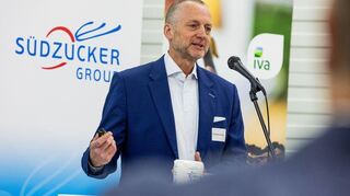 Georg Vierling, Leiter Zuckerrübenanbau und Neue Pflanzen bei Südzucker, spricht auf dem Hoftag in Kirschgartshausen.