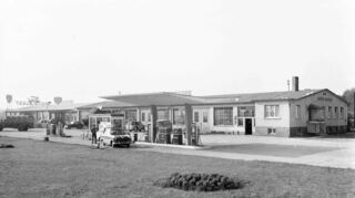 Das Autohaus in Lorsch Mitte in den 1950er Jahren.
