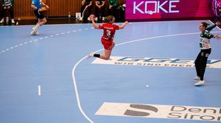 Überraschend einseitig verlief am Samstag das Flames-Spiel gegen Göppingen (hier Amelie Berger beim Gegenstoß), das Finale gegen Oldenburg könnte eine knappere Angelegenheit werden.