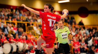 HSG-Kapitänin Lisa Friedberger, die sich in der Schlussphase eine Knieverletzung zuzog, war mit neun Treffern beste Werferin ihres Team beim 34:30-Heimsieg der Flames gegen den VfL Oldenburg.