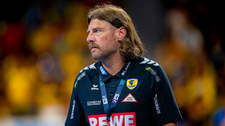 Rhein-Neckar Löwen-Trainer Sebastian Hinze kündigt personelle Konsequenzen an.