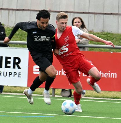 Nico Jäger (rechts) bestritt am Mittwoch gegen Rüsselsheim sein letztes Spiel für die TSV Auerbach; er wechselt zu Wormatia Worms.