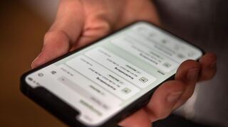 Krankschreibungen - mittlerweile elektronisch übermittelt - werden bei Arbeitsgerichtsverfahren zunehmend genauer hinterfragt.