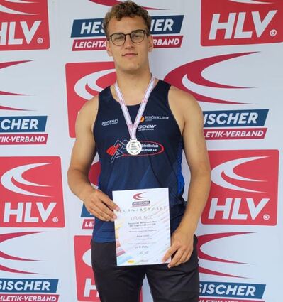 Als erfolgreichster Starter des LCO Lorsch freute sich Keno Lemke bei den Hessischen Meisterschaften der U20 über die Silbermedaille mit dem Diskus und der Kugel.