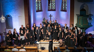 Unter der Leitung von Markus Detterbeck präsentierte der Pop- und Jazzchor aus Worms ein abwechslungsreiches Programm mit dem Titel „Rhythm of Life“.
