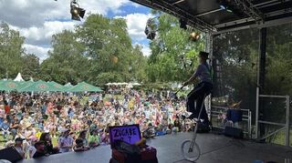 An jedem Tag startet das Festival mit einem Programmpunkt, der sich vor allem an die Kinder richtet.