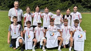 Die AKG-Leichtathleten haben erneut den Schulsport-Landesentscheid der Klasse U14 gewonnen.