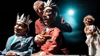 Die Balladen von Friedrich Schiller werden in einer eigenwilligen Mischung aus Rezitation, Figurentheater und Livemusik im Parktheater gezeigt.
