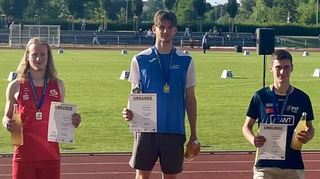 LGB-Hochspringer Benjamin Gang (Mitte) ist süddeutscher U23-Meister.