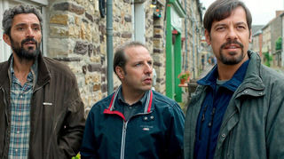 Von links: Ziad Bakri als Marwan Fayad, Jean-Charles Clochet als Sebastien Lejeune und Laurent Lafitte als Herve Riou.