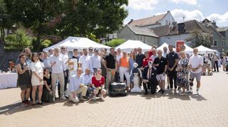 Die KI-Bürgertour in Bensheim präsentieren Anwendungen wie einen Pflege-Roboter.