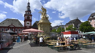 Mittagsmarkt auf dem Wochenmarkt