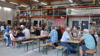 Neben Bürgern besuchten auch Feuerwehrkameraden aus den Stadtteilen und umliegenden Gemeinden das Fest.