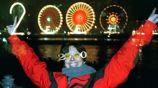 Start ins (gefühlt) neue Jahrtausend am Frankfurter Mainufer. Drei etwa 40 Meter hohe Riesenräder und eine aus Stahlgerüsten gefertigte Ziffer "2" bilden zusammen die neue Jahreszahl "2000".