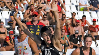 Lucie Kretzschmar streckte sich im DHB-Beach-Dress vergebens.