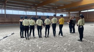 Im neuen Reitstall von Heike Schäfer in Fehlheim fand kürzlich ein Jungzüchterwettbewerb für verschiedene Altersgruppen statt.