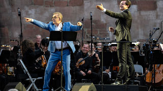 Kennt sich mit Jacques Brel so gut wie niemand sonst aus: Dominique Horwitz bei den Heidelberger Schlossfestspielen.