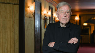 Der Theaterregisseur und Intendant Claus Peymann bei einem exklusiven Fototermin im Berliner Renaissance Theater.