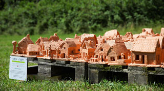 Die Heimat zur Kunst gemacht: Das Odenwalddorf ist eines der Kunstwerke aus dem aktuellen „Walk of Art“ in Mörlenbach.
