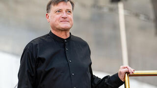 Dirigiert dieses Jahr „Lohengrin“ und zur Jubiläumssaison 2026 unter anderem den Festakt mit Beethovens Neunter: Christian Thielemann.