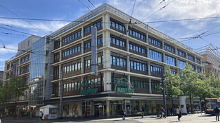 Das Galeria-Kaufhaus am Mannheimer Paradeplatz steht wieder zum Verkauf.
