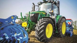 Der Traktorenbauer John Deere produziert in seiner Mannheimer Fabrik auch kleinere und mittelgroße Maschinen für den US-Markt. Ob sie von den Zöllen betroffen sind, ist noch unklar.