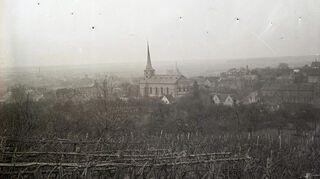 Blick auf Bensheim im Jahr 1945, vor der Zerstörung von St. Georg im März.