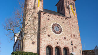 Die St.-Georgs-Kirche ist noch heute ein städtebauliches Wahrzeichen Bensheims und zählt zu den wichtigsten klassizistischen Sakralbauten in Südhessen.