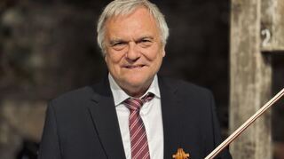 Mittler zwischen dem Dirigenten und den Violinen: Erster Geiger Horst Willand.