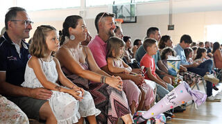 Spannung bei den Kindern, Stolz bei den Eltern und Verwandten war an den Gesichtern abzulesen.