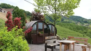 Schlafen, wo der Wein wächst – eine Auszeit mitten im Herzen der Rebenlandschaft.